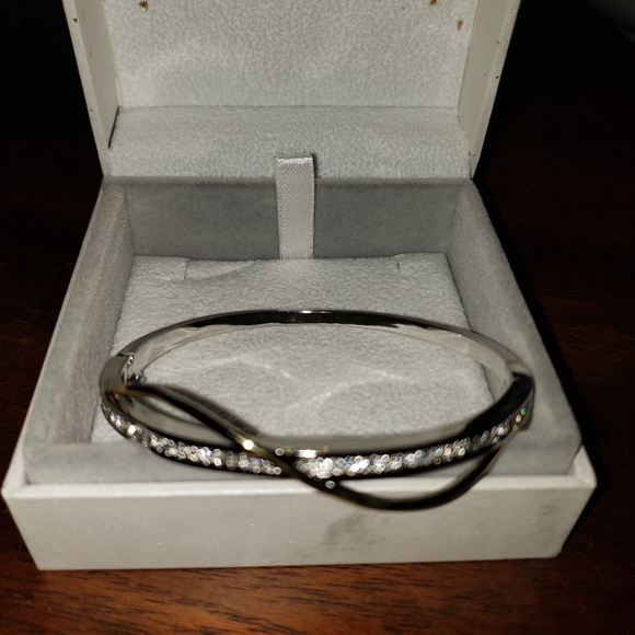 New 'The Horae' Bracelet - Picture 3 of 6